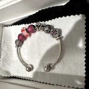 Pandora bracelet/bangle